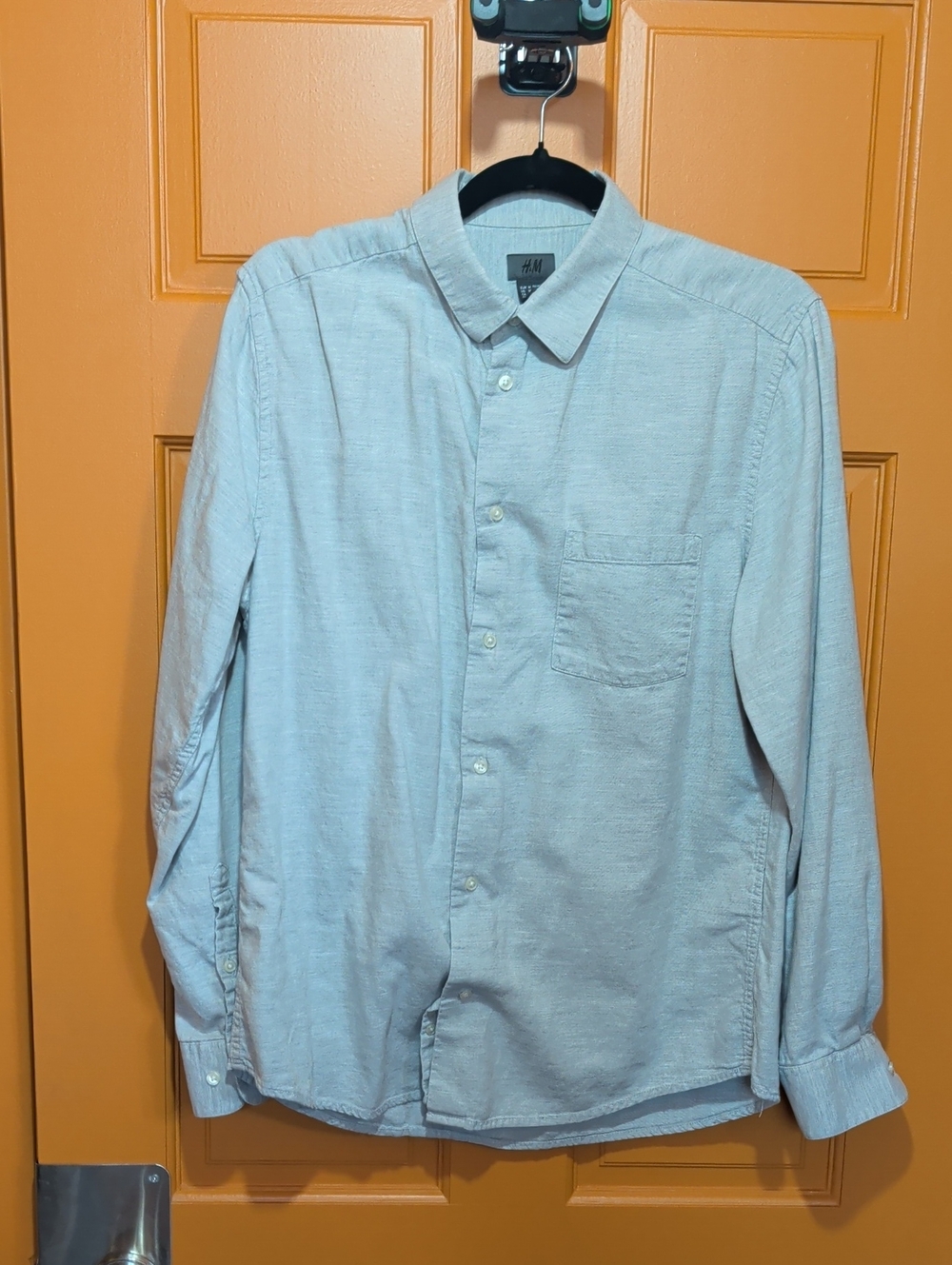 H&M Men’s Light Gray Button-Down Shirt